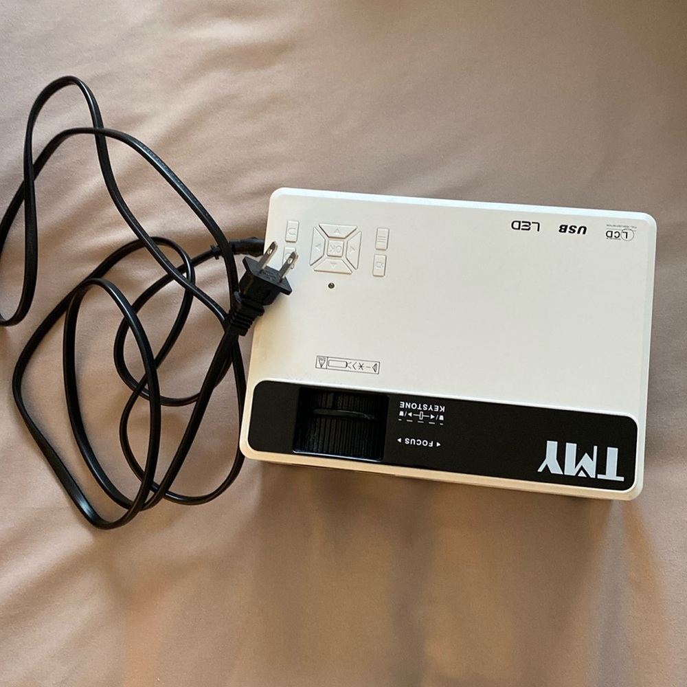 Small projector! Works with Roku stick!